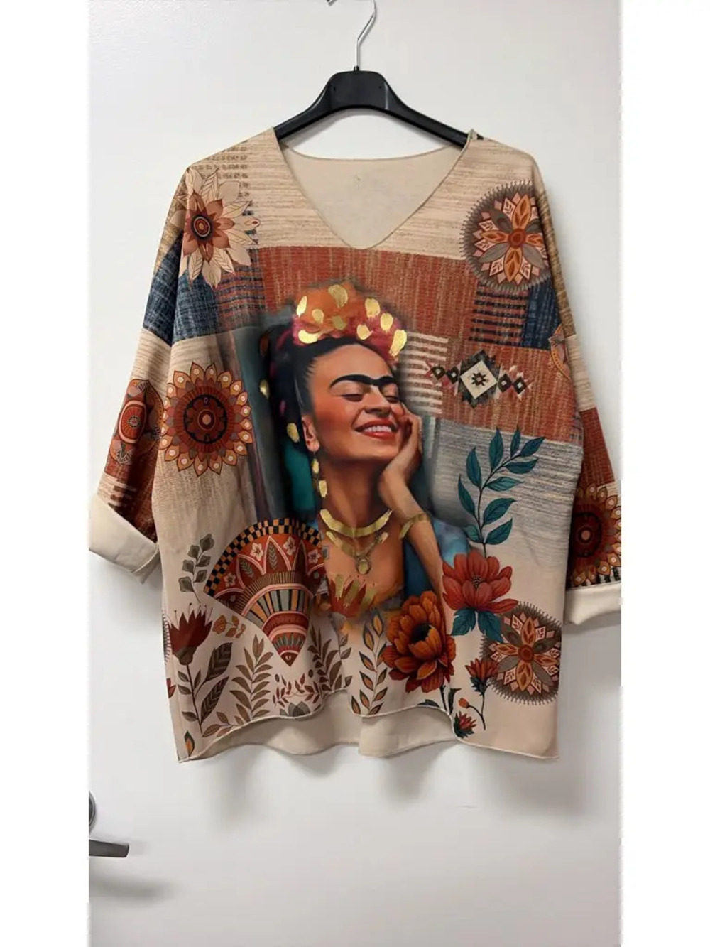 L1337 | Loowie Frida Portrait Top | Foil Accent | Coord Art | One Size S-L